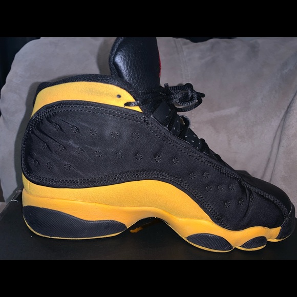 Air Jordan Retro 13s - Picture 4 of 6